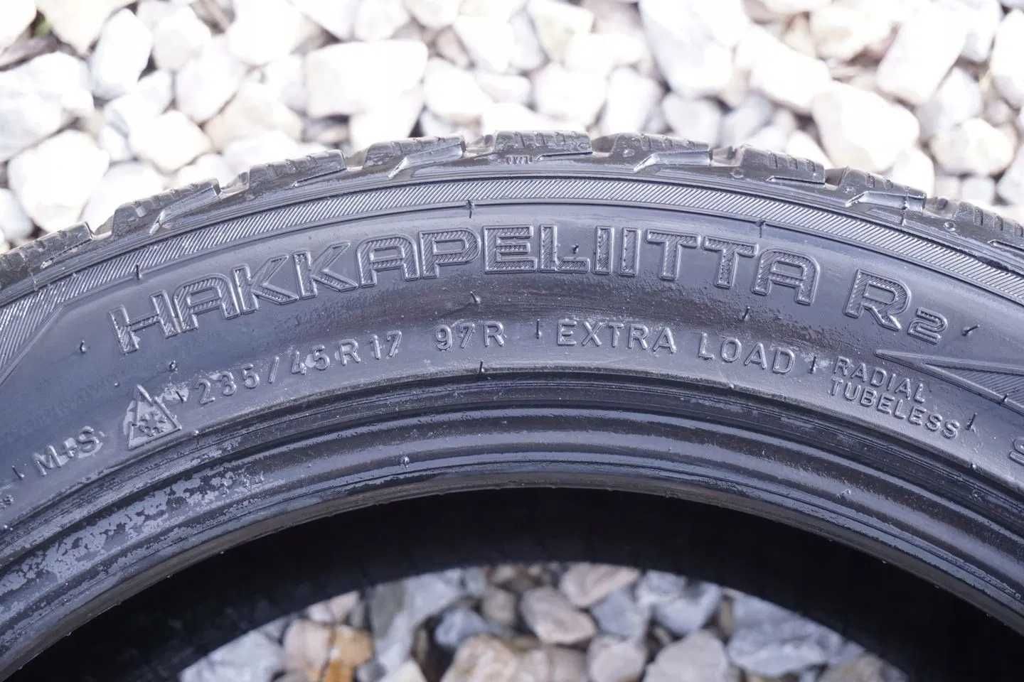 Opona Nokian HAKKAPELIITTA R2 235/45/17 97R XL