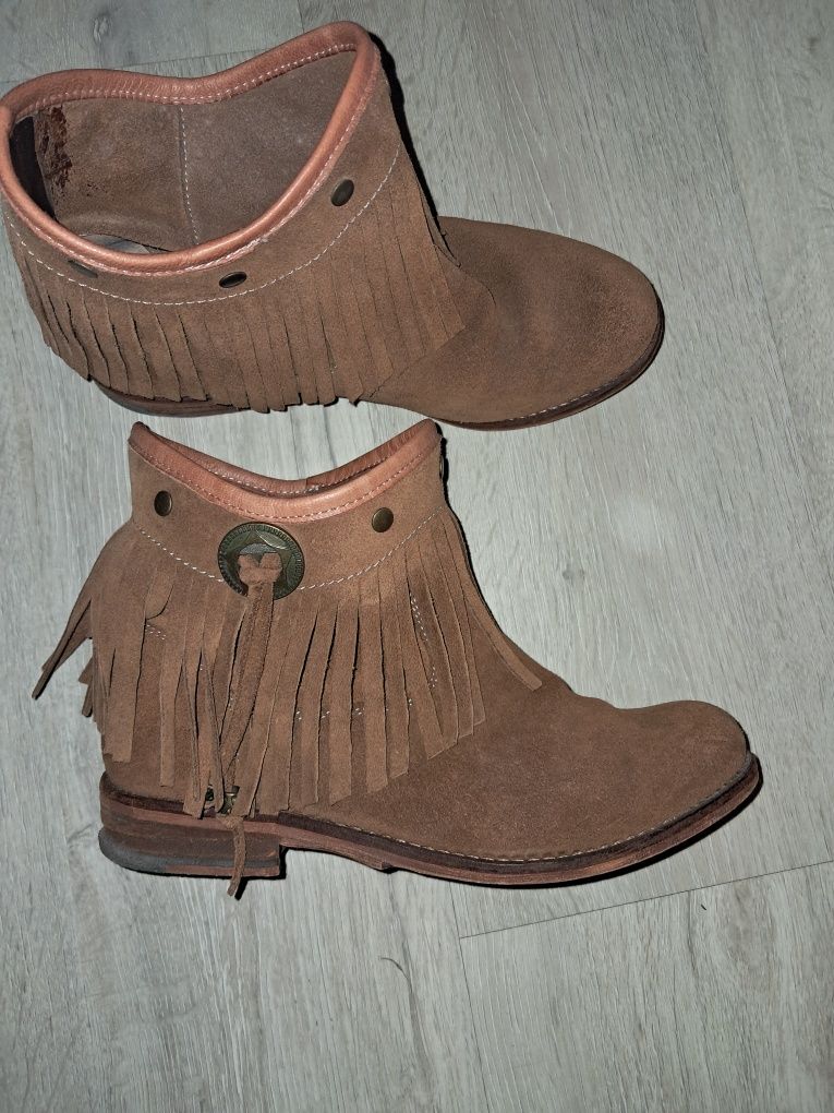 Botin camel com franjaa