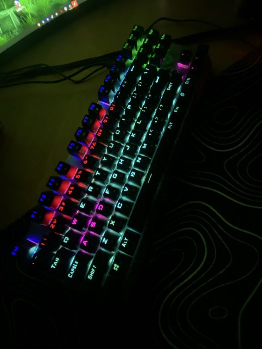 Клавіатура аула повністю працює