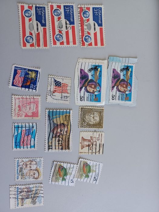 Lote de mais de 200 selos varios paises