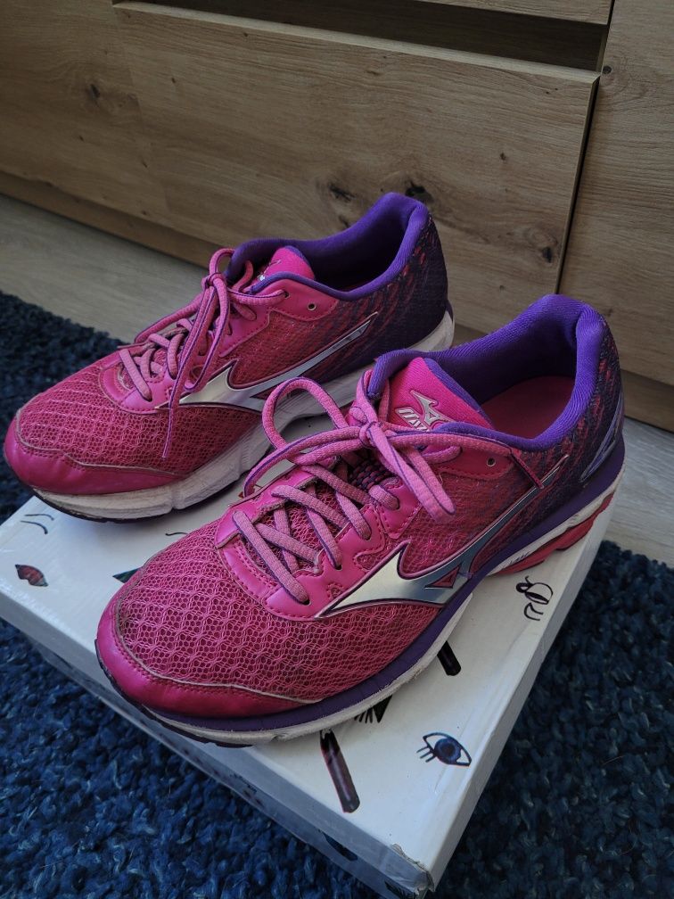 Buty sportowe Mizuno nr 39 - 25cm