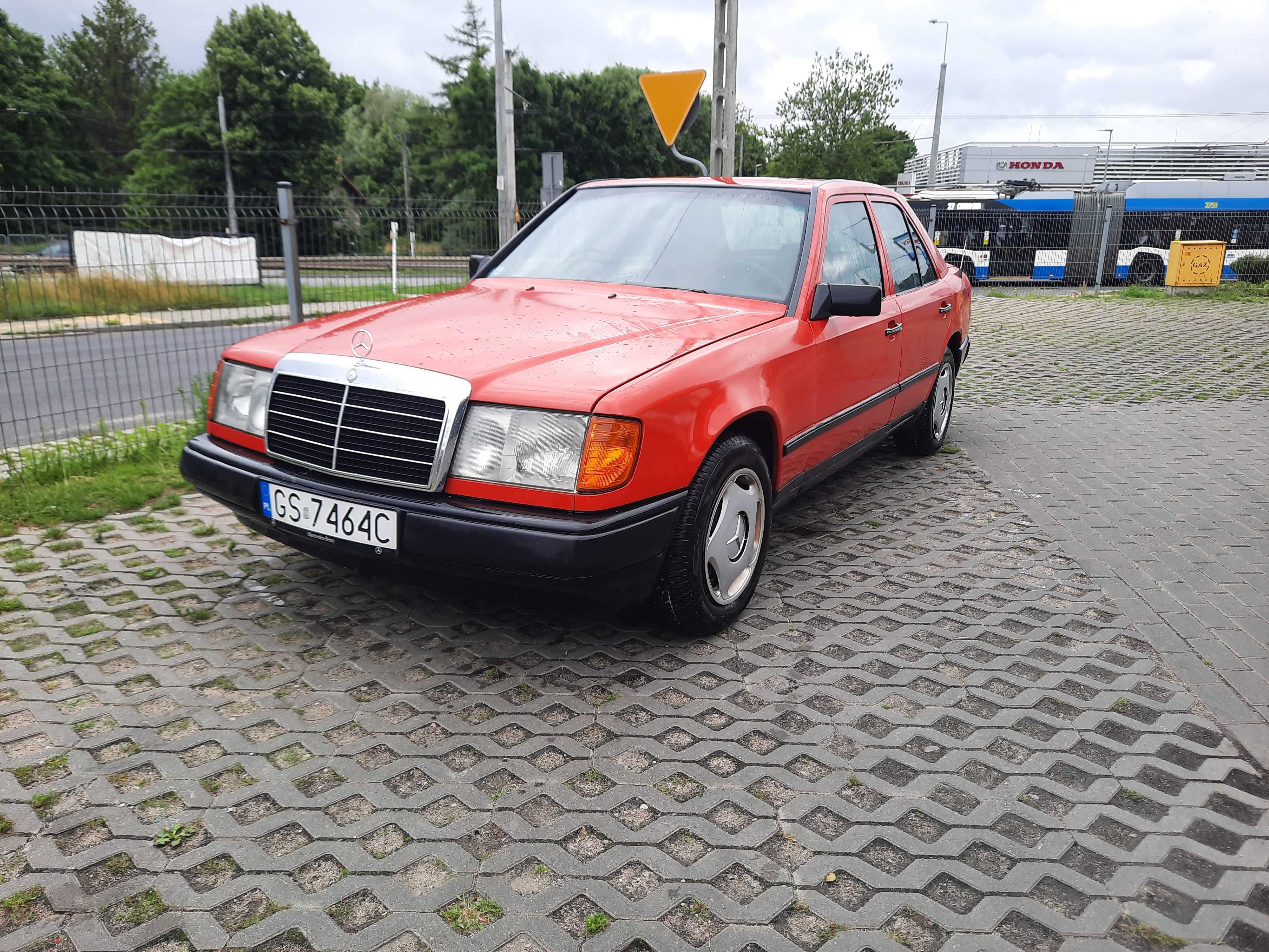 Mercedes Benz 200D