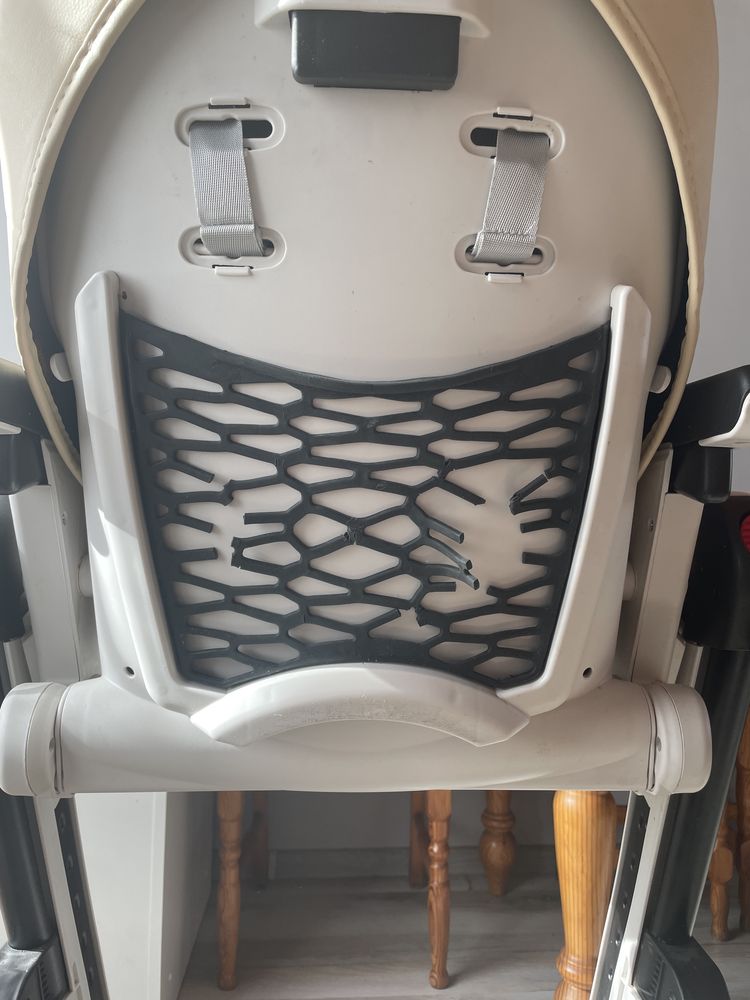 Krzeselko do karmienia Siesta Peg Perego