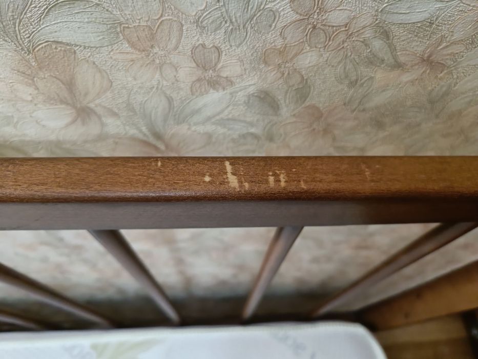 Дитяче ліжечко з маятником