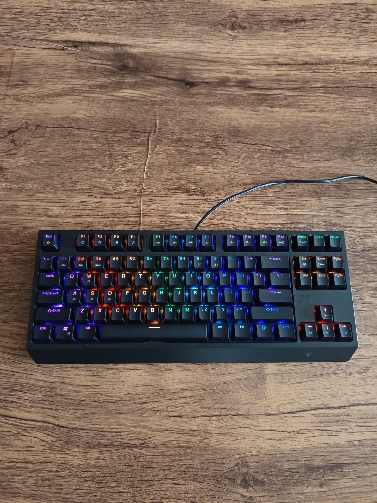 Klawiatura Genesis Thor 230 TKL Lite stan bdb - wysyłka OLX