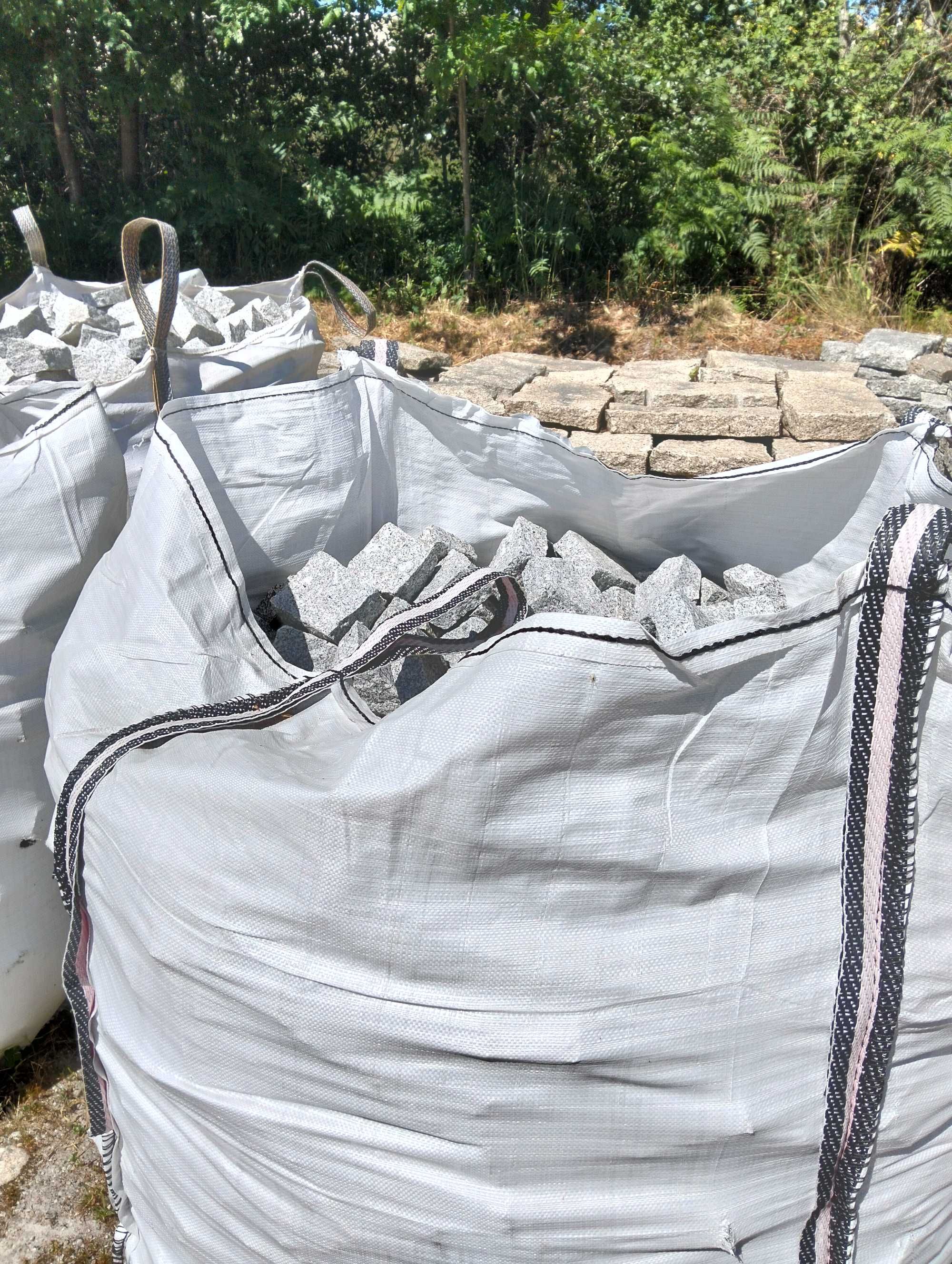 Big Bags com Cubos, Britas