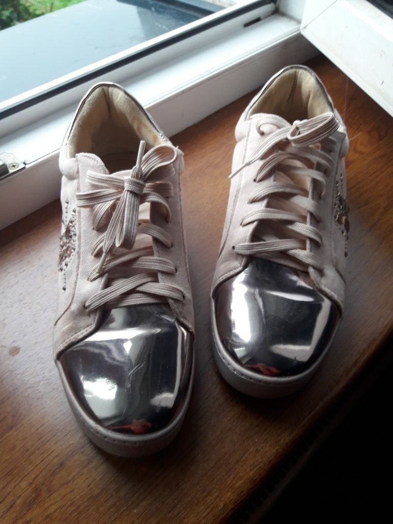 Buty - złote buty