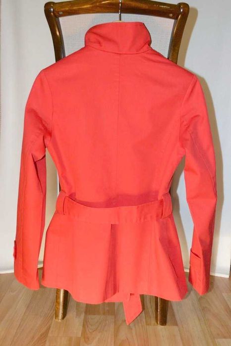 Жіноча куртка р. S-M наш 44- 46 зріст до 168 см плащ можна на підлітка