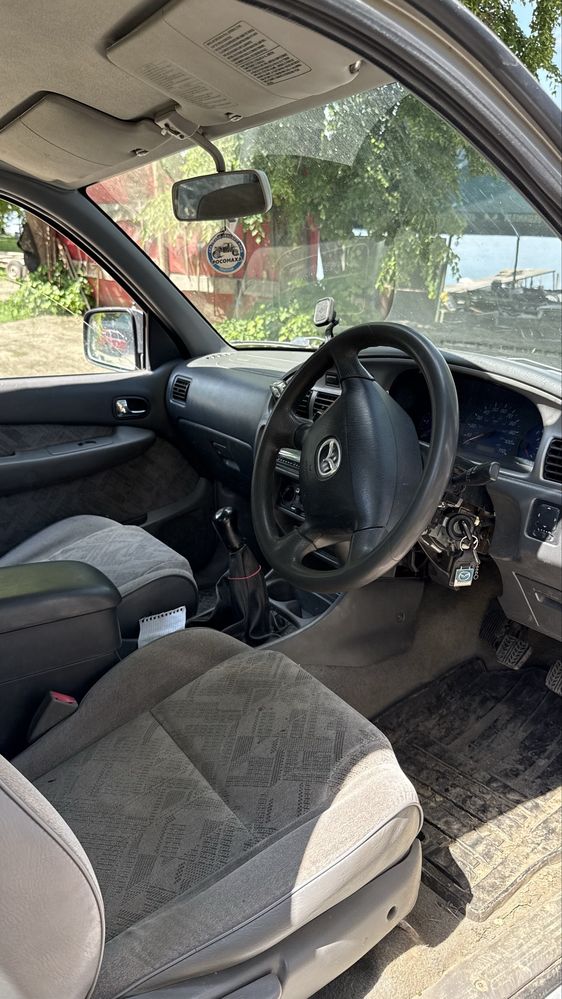 Автомобіль Mazda B2500