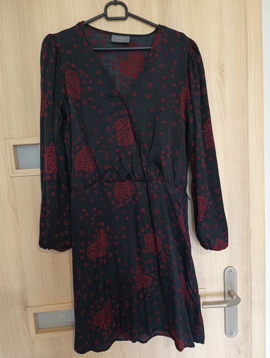 Czarna kopertowa sukienka