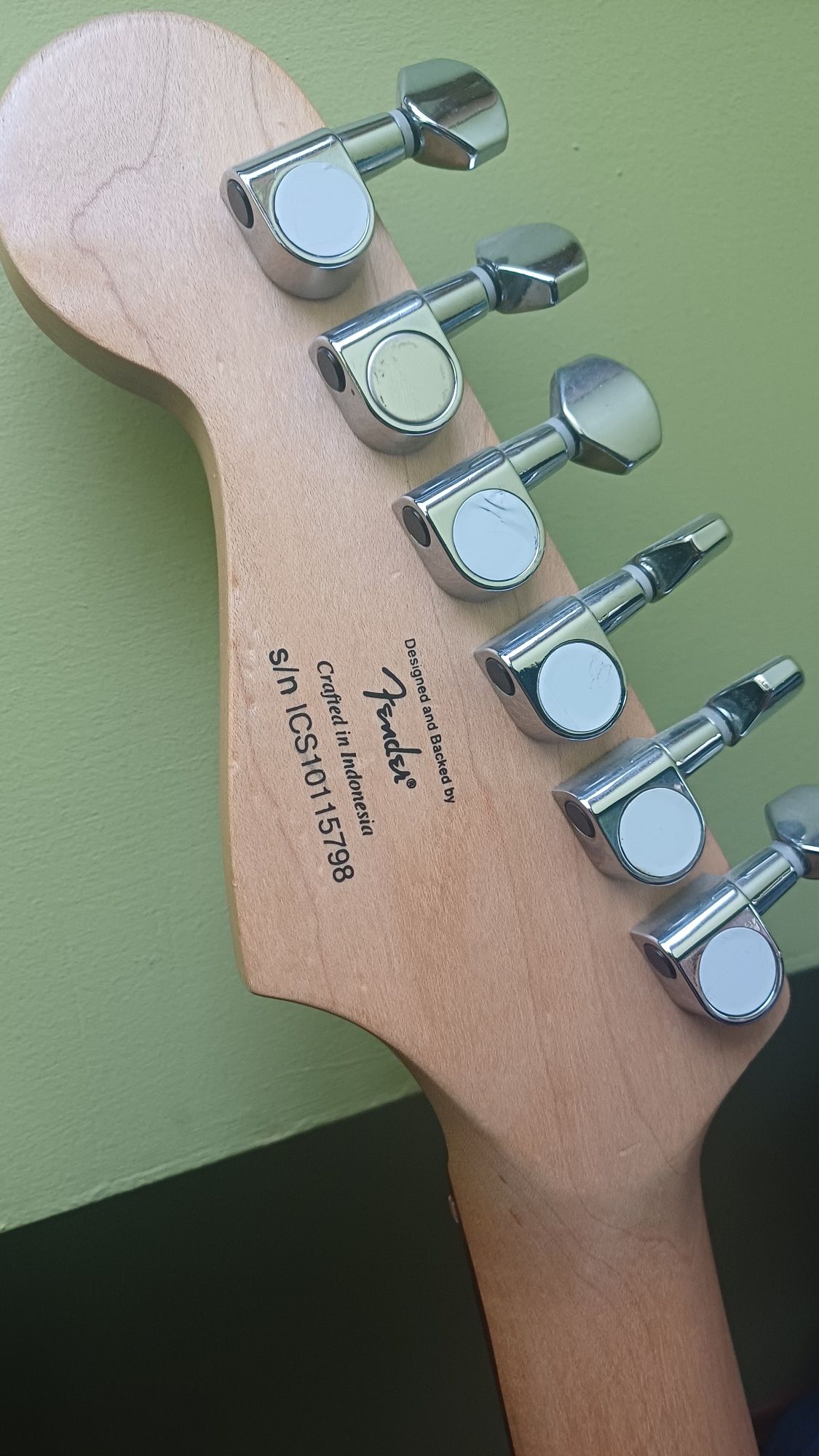 Squier Affinity Stratocaster SSS 2010 (by Fender) gitara + pokrowiec