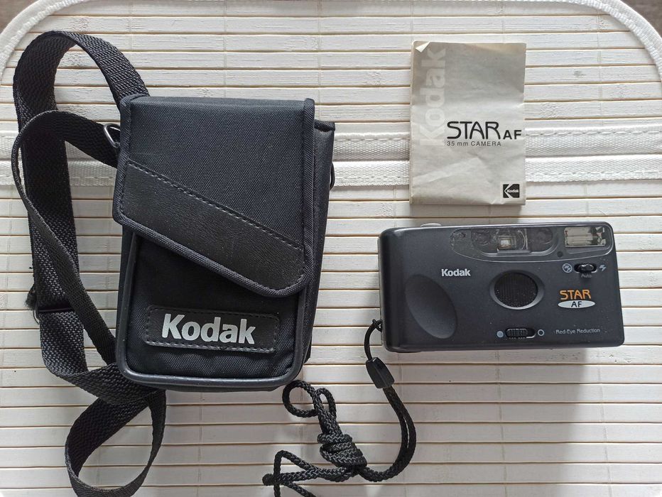 Aparat fotograficzny Kodak STAR AF z 1996r z futerałem