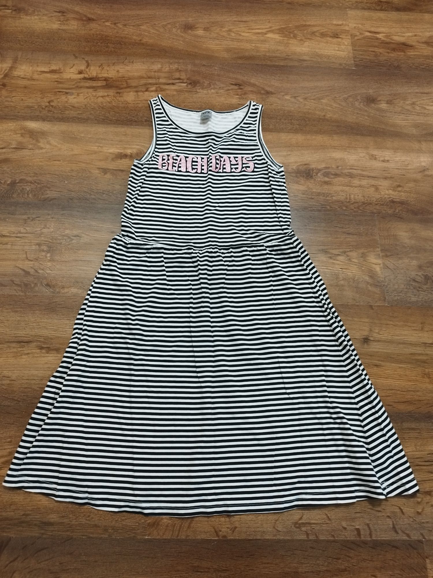 Sukienka dla dziewczynki Beach Days biało-czarne pasy R.152/158