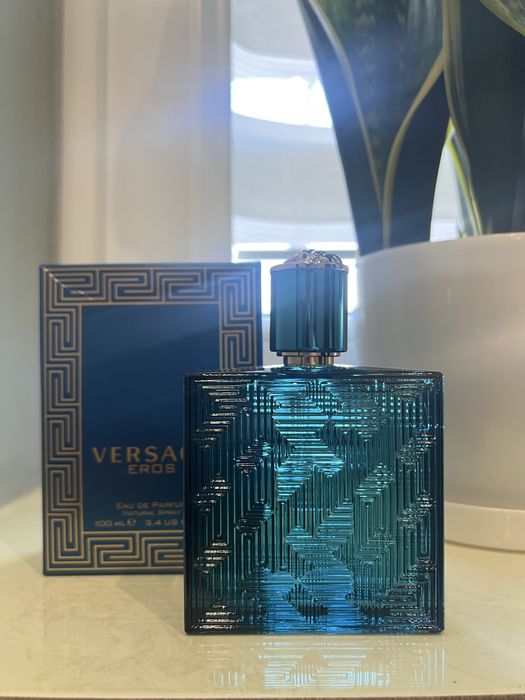 Versace Eros – kultowy zapach pewnego siebie mężczyzny