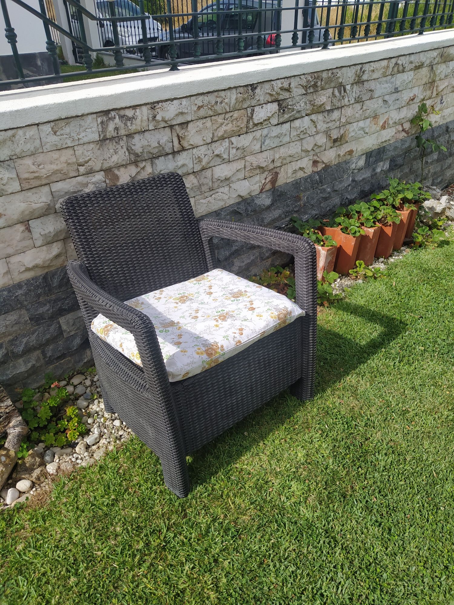 Conjunto de sofás e mesa jardim