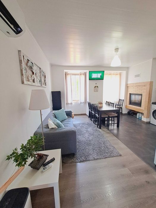 Prédio c/ 3 apartamentos em Tomar