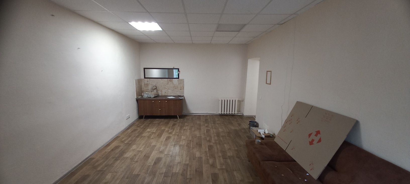 Без комиссии! Аренда под офис, салон, шоу-рум - 26 м.кв., в центре.