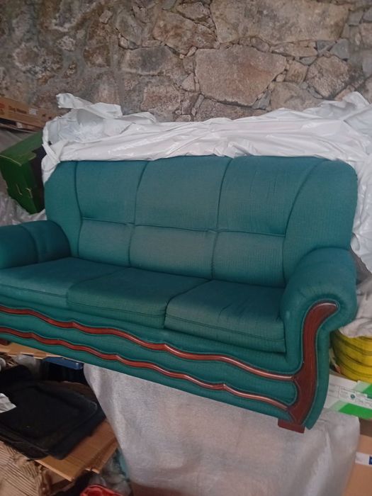 Sofá cama, em bom estado.