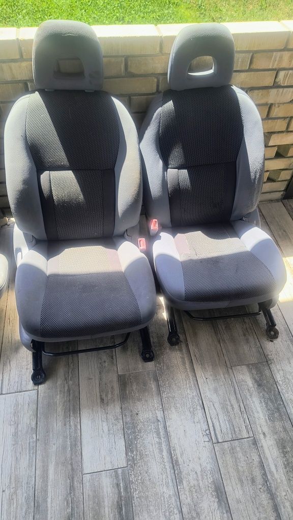 Сиденья Toyota rav 4 2002