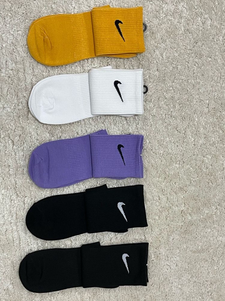 Meias nike coloridas