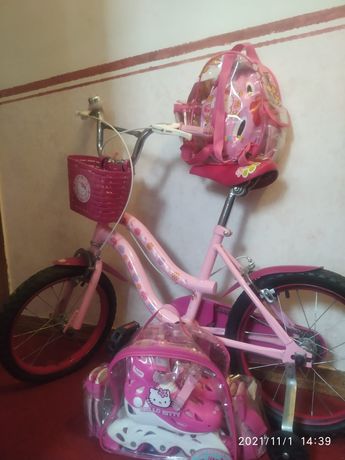 Conjunto de criança - bicicleta e capacete / patins