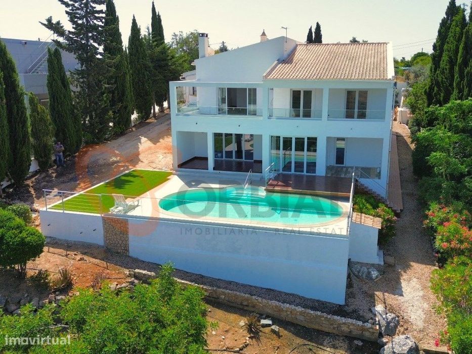 Fantástica Moradia para venda com 4 quartos, piscina e jardim, em S...