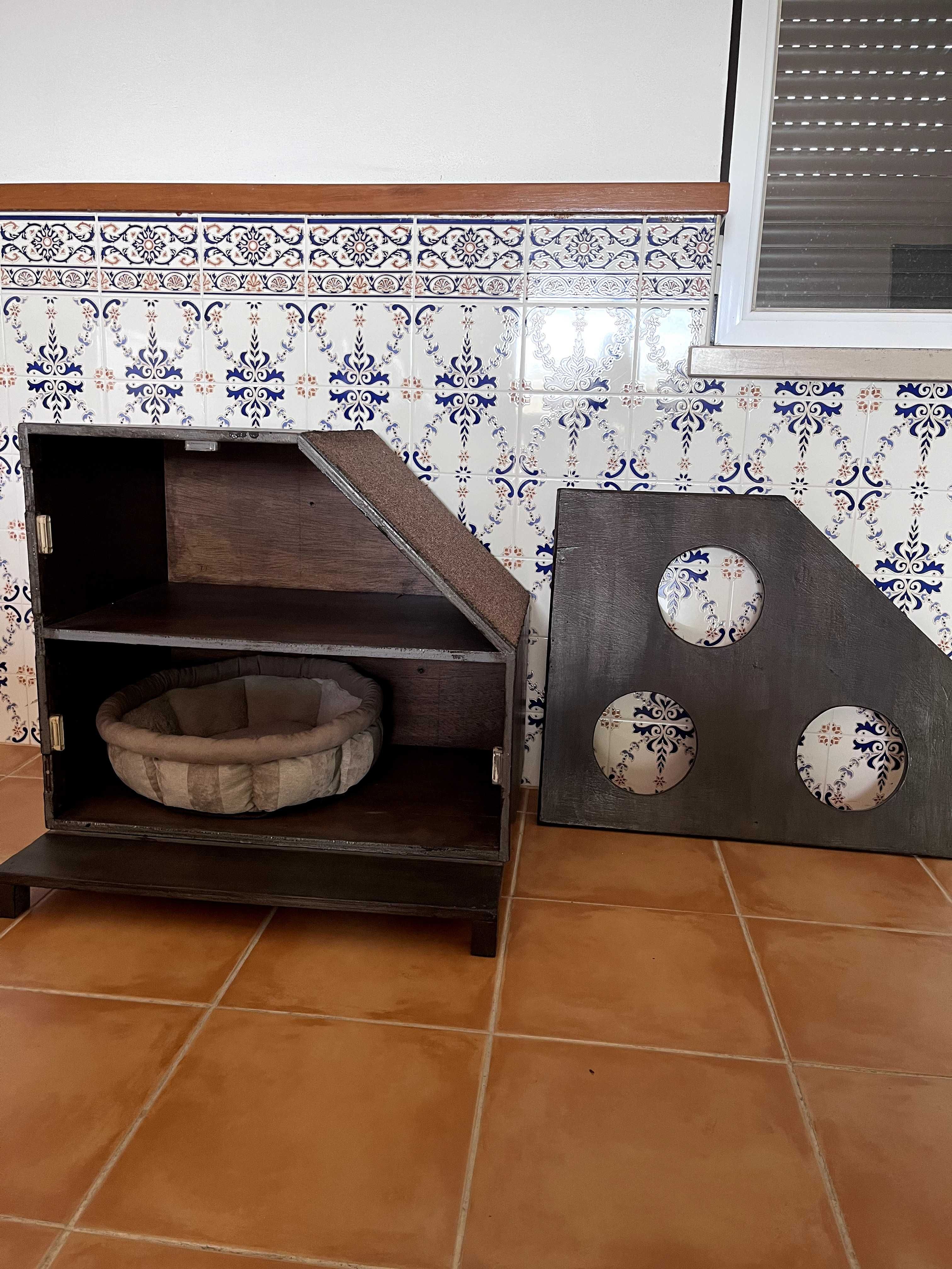 Casota / Esconderijo Artesanal para Gatos