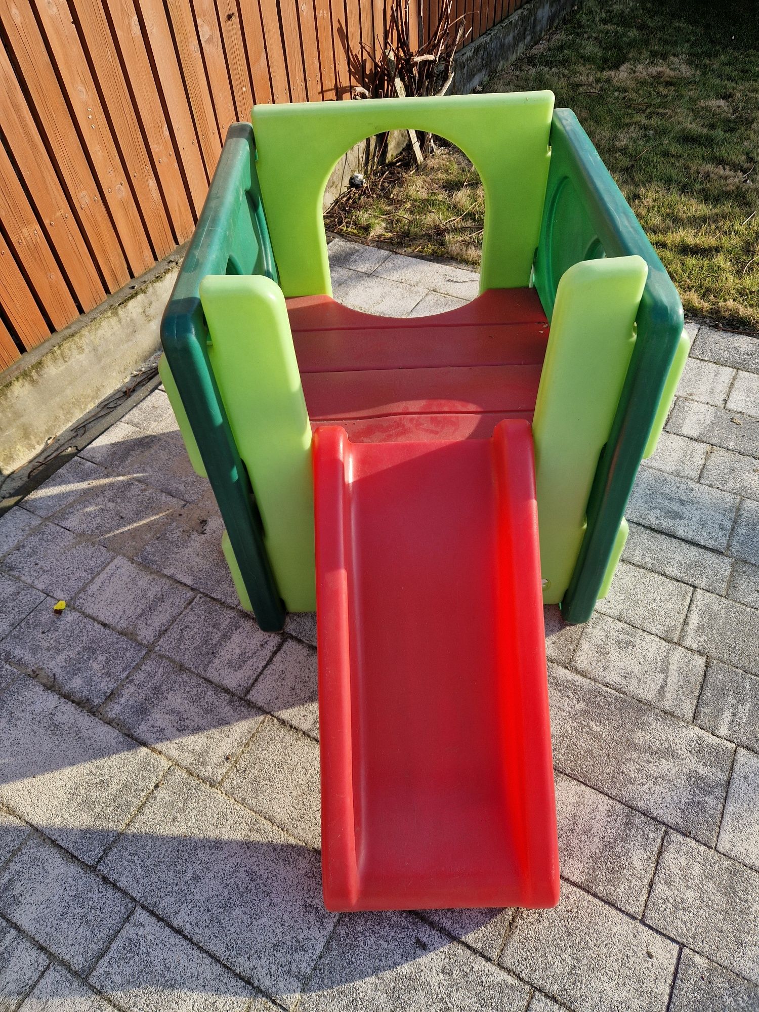 Zjezdzalnia plac zabaw little tikes
