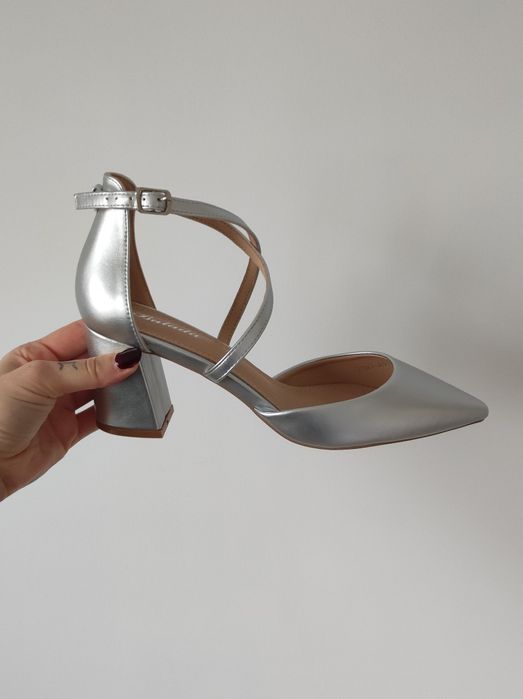 Nowe buty na obcasie / szpilki / czółenka