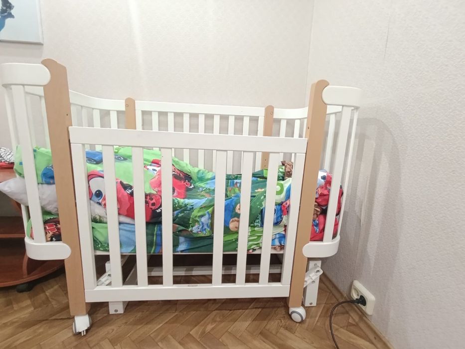Детская кроватка