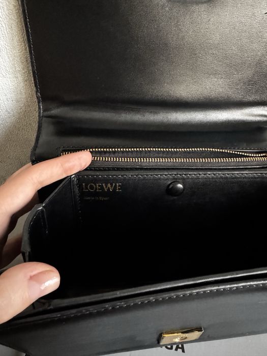 Чорна сумка loewe