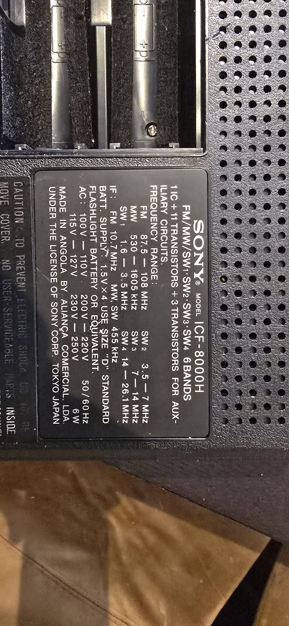 Radio sony vintage ICF-8000H a funcionar