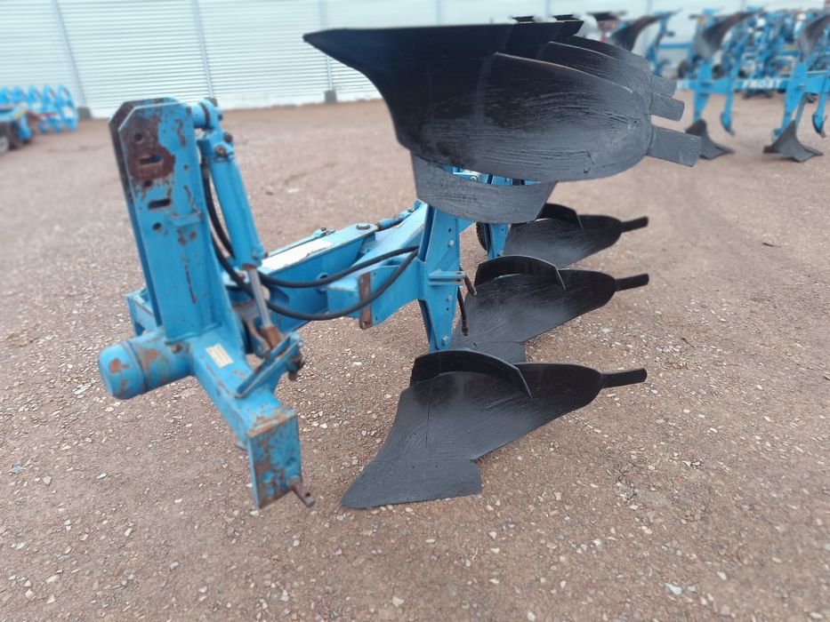 Pług obrotowy 3 skibowy Frost Mosel