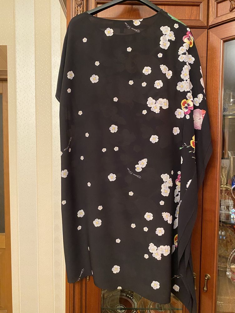 Шовкове плаття чорне в квіти, Chiara D’este, 48 р.