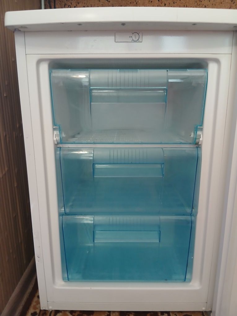 Продається морозильна камера ELENBERG