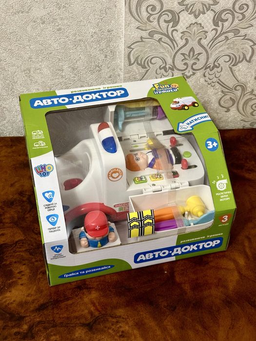 Ігровий набір Лікар . Машина Швидка допомога авто - доктор