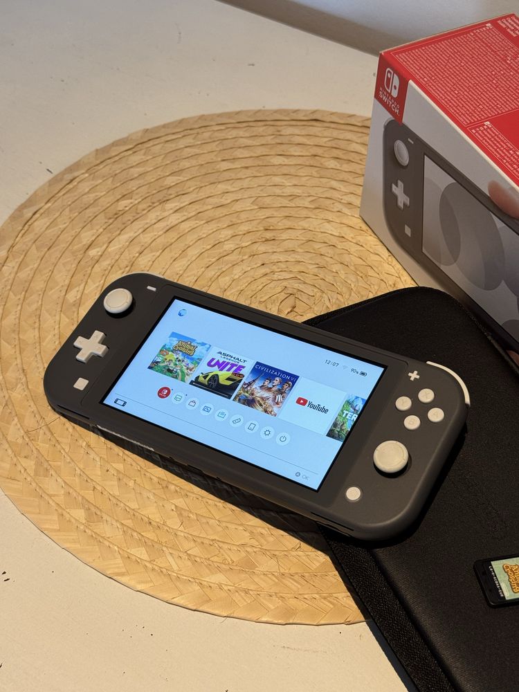 Nintendo Switch Lite + Animal Crossing | Como nova