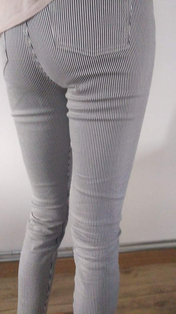 Eleganckie damskie spodnie rozmiar M