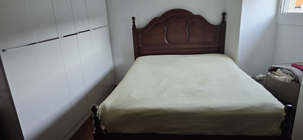 Cama de casal com colchão