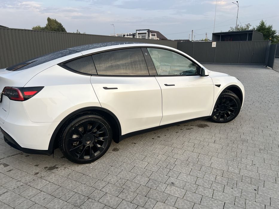 TESLA Y 2021 Dual motors