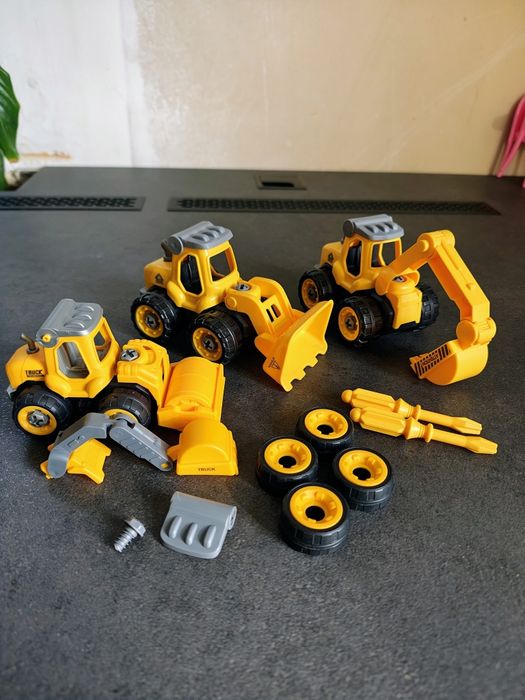 Машинки конструкторы на шурупах	Diy Spatial Creativity