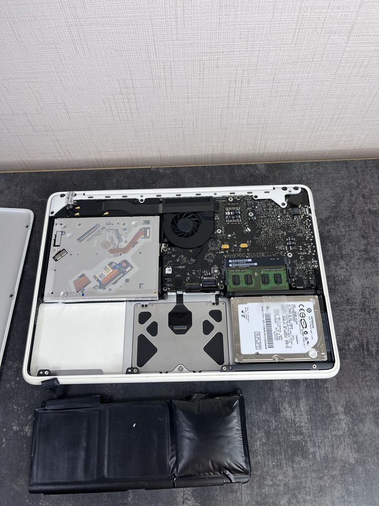 MacBook A1342 13 1280x800 Nvidia GeForce 320M HDD 250Gb