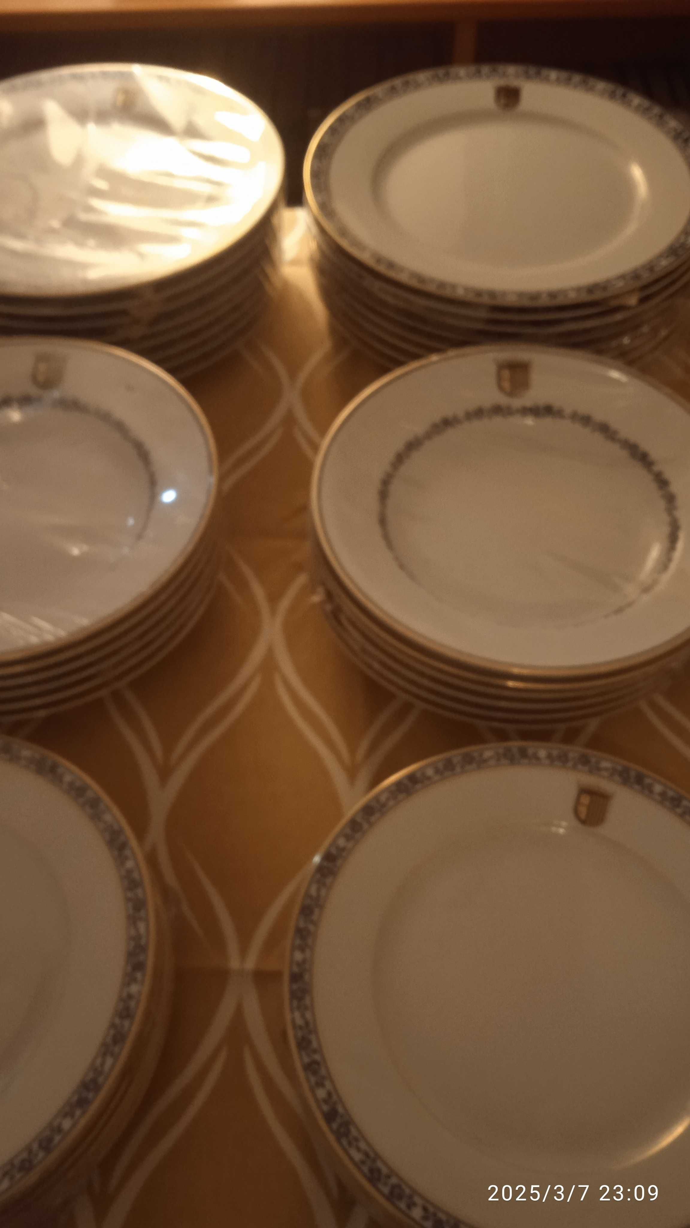 Baixela de porcelana portuguesa
