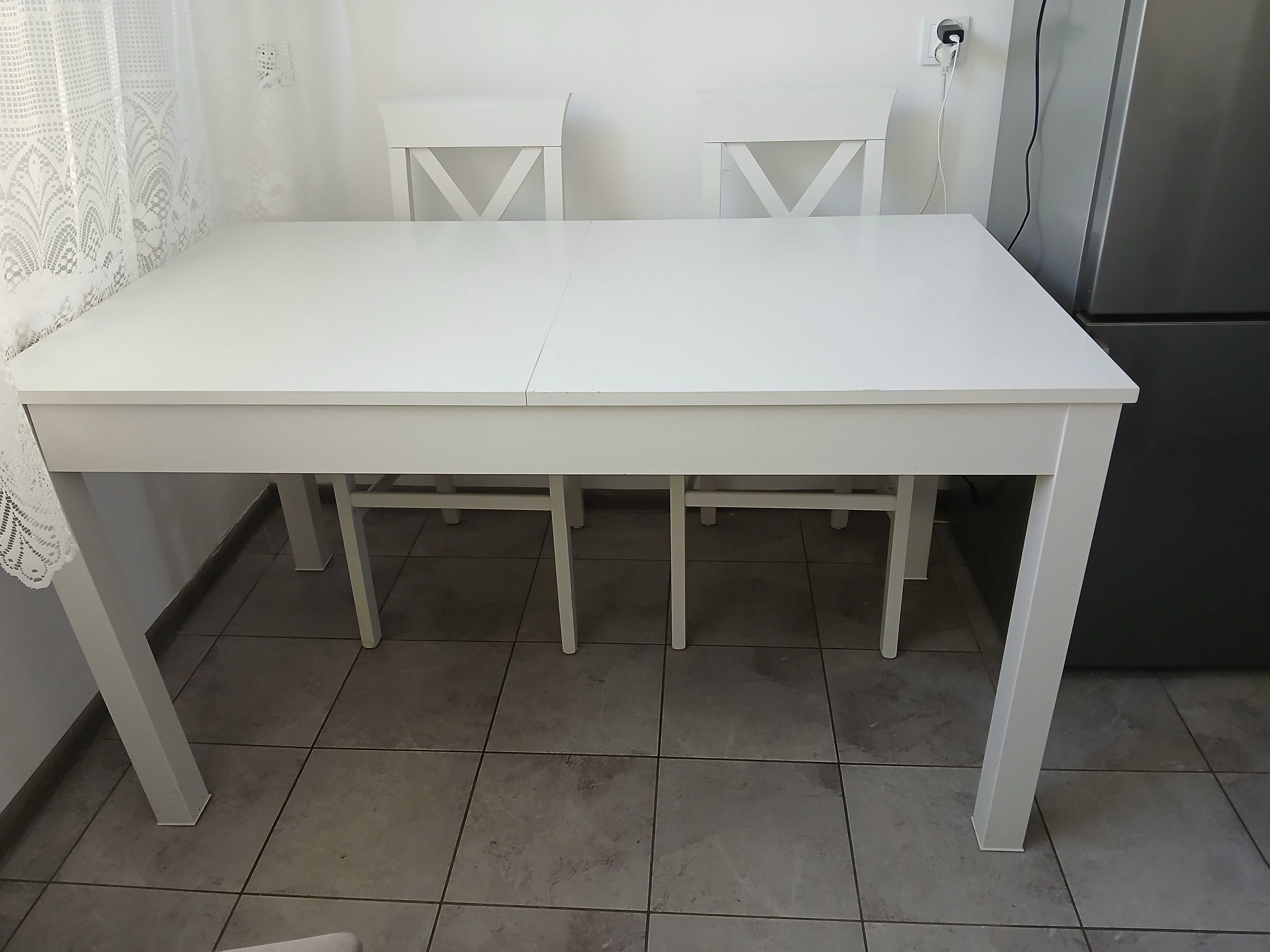 Stół z 4 krzesłami biały 140x80 rozkładany