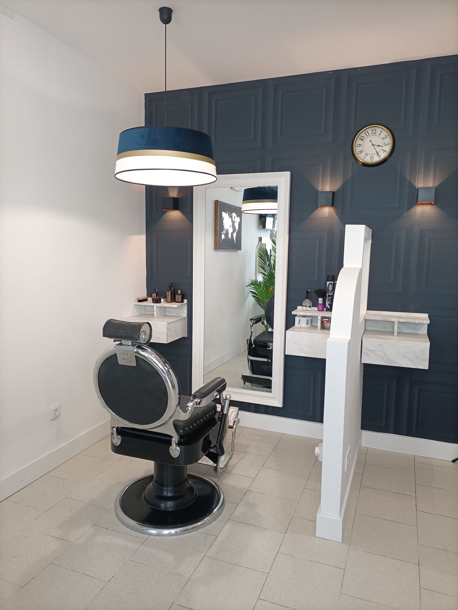 Trespasse Barbearia a funcionar