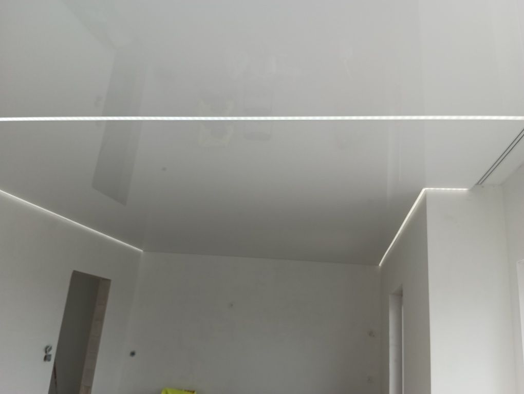 Sufit z oświetleniem LED
