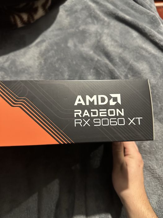 Відеокарта Gigabyte RX 9060 XT GAMING OC-16GB