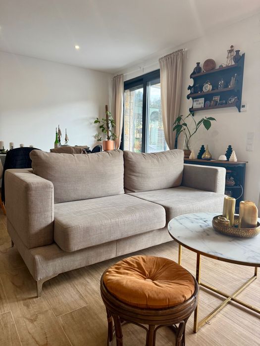 Comfy sofá bege de 3 lugares cinza