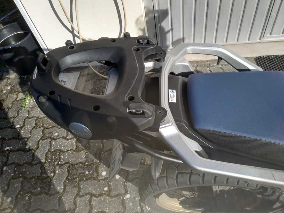 Kit GIVI SR1201  + BASE Top Case GIVI M5 Honda Transalp XL750
