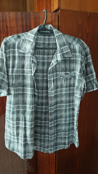 Продам мужские летние рубашки и футболки